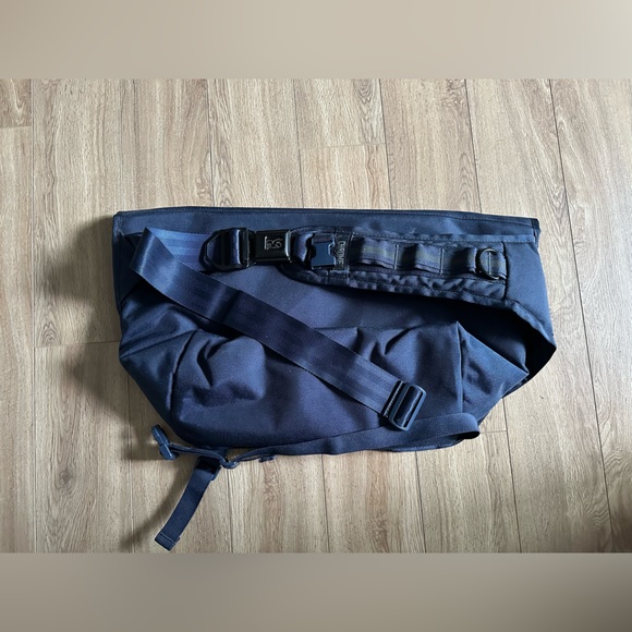 Chrome Messenger Bag - Picture 3 of 6